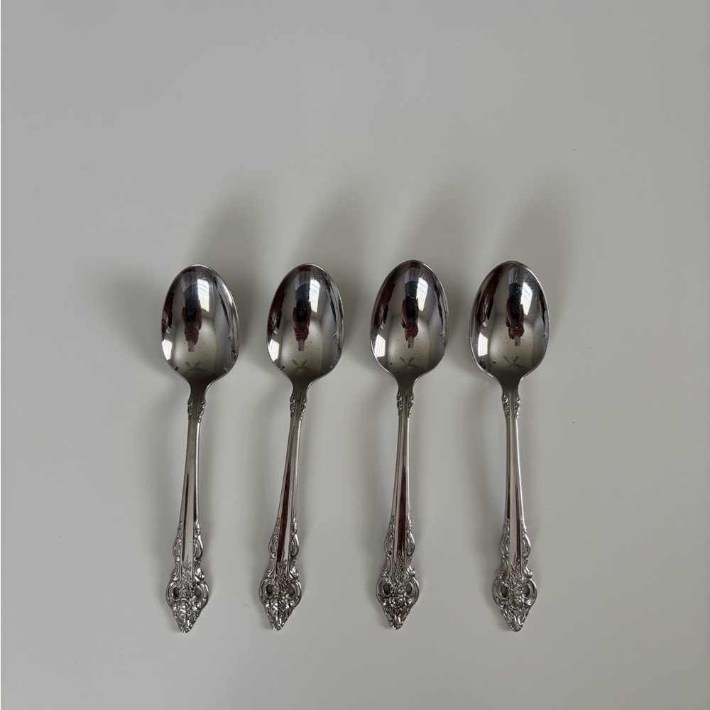 Oneida Community Stainless Steel Cherbourg Tablespoons, Set of 4.